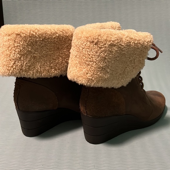UGG winter waterproof boots, US size 7 - Picture 3 of 9